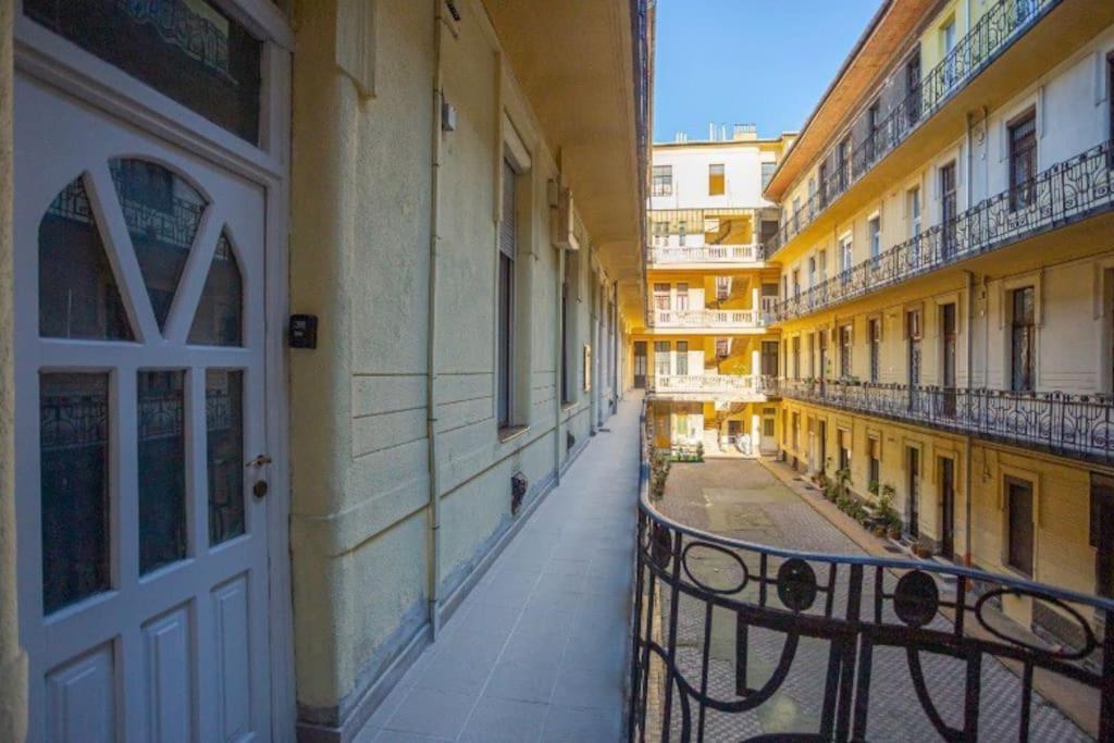Cosy 2 Bedroom Flat In Akacfa St., Sol Будапешт Экстерьер фото